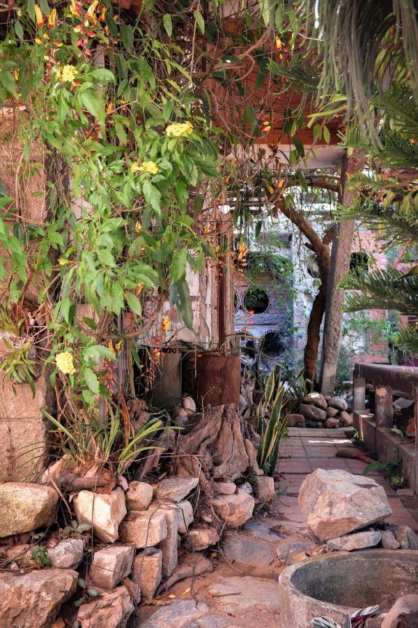 Y.O Inn Kon Tum Exterior photo